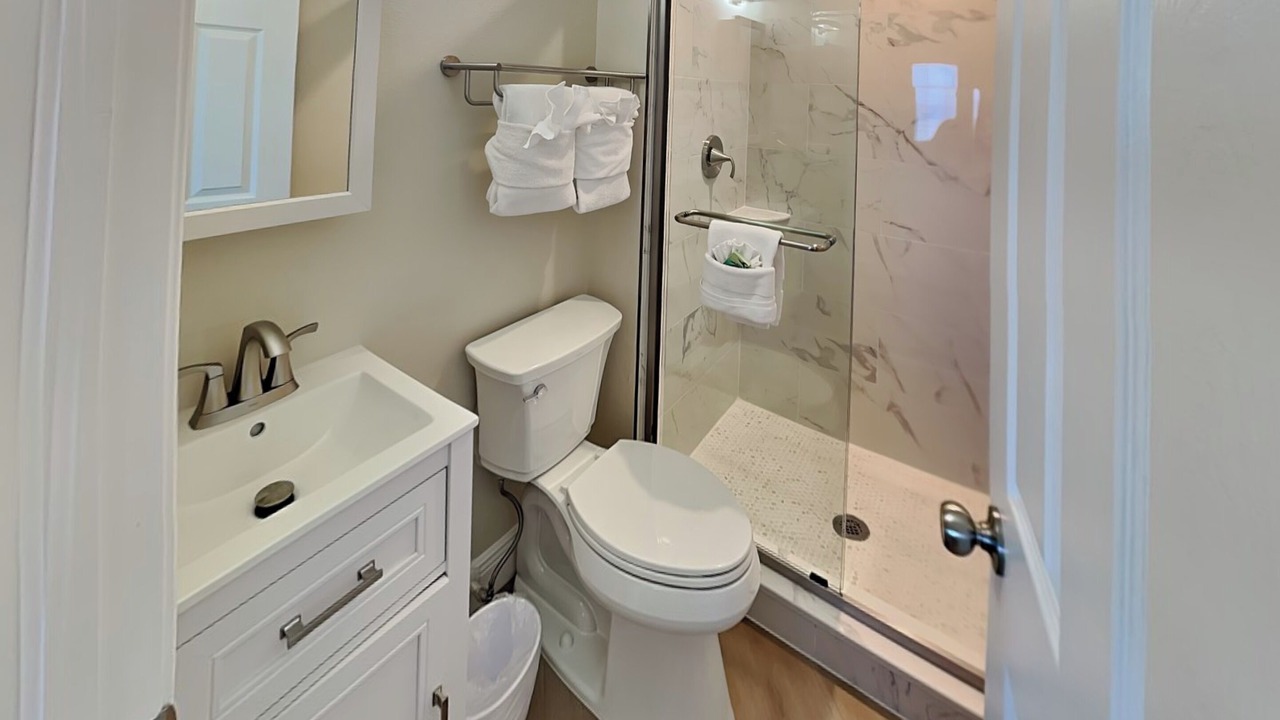Photo of Bathroom in Mid Island
