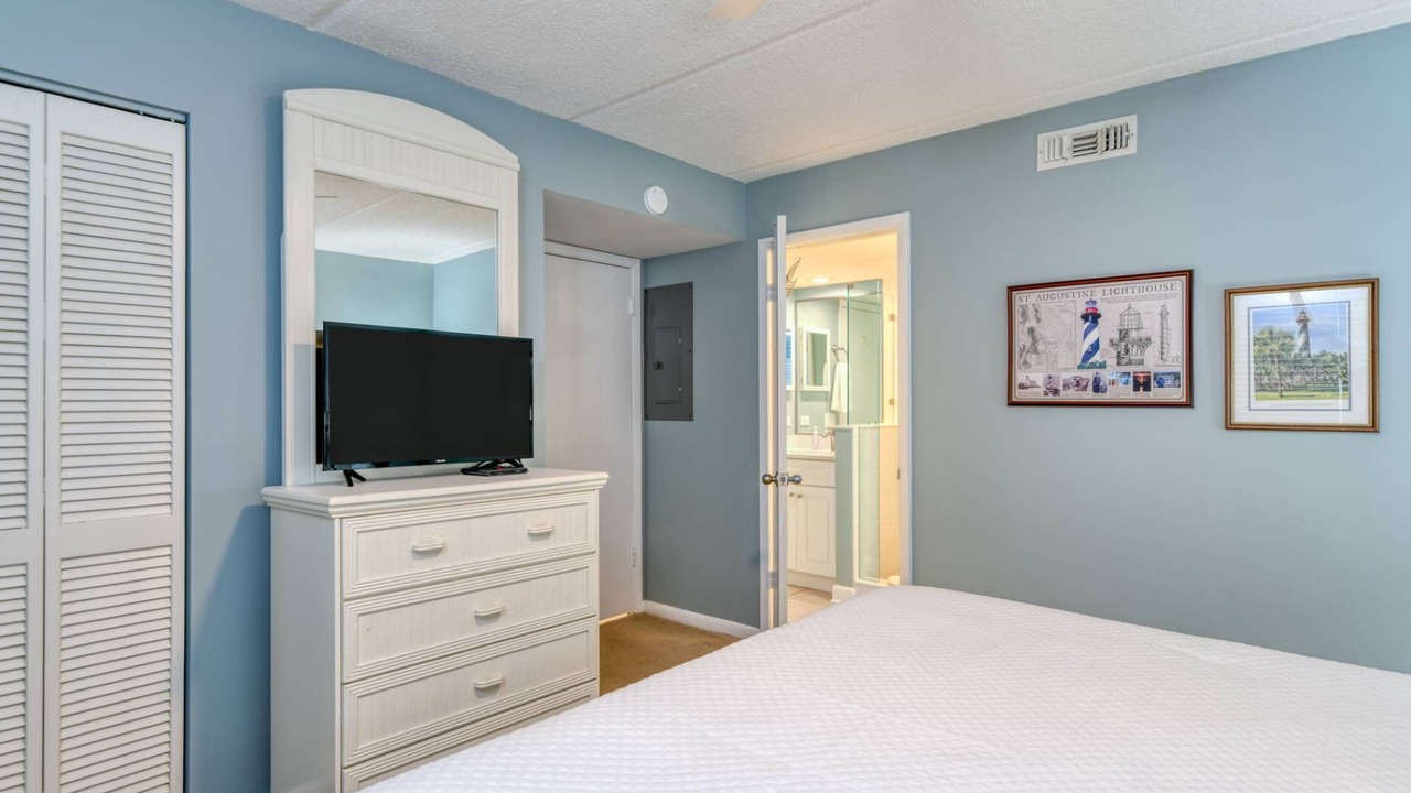 Photo of Bedroom in Crescent Beach