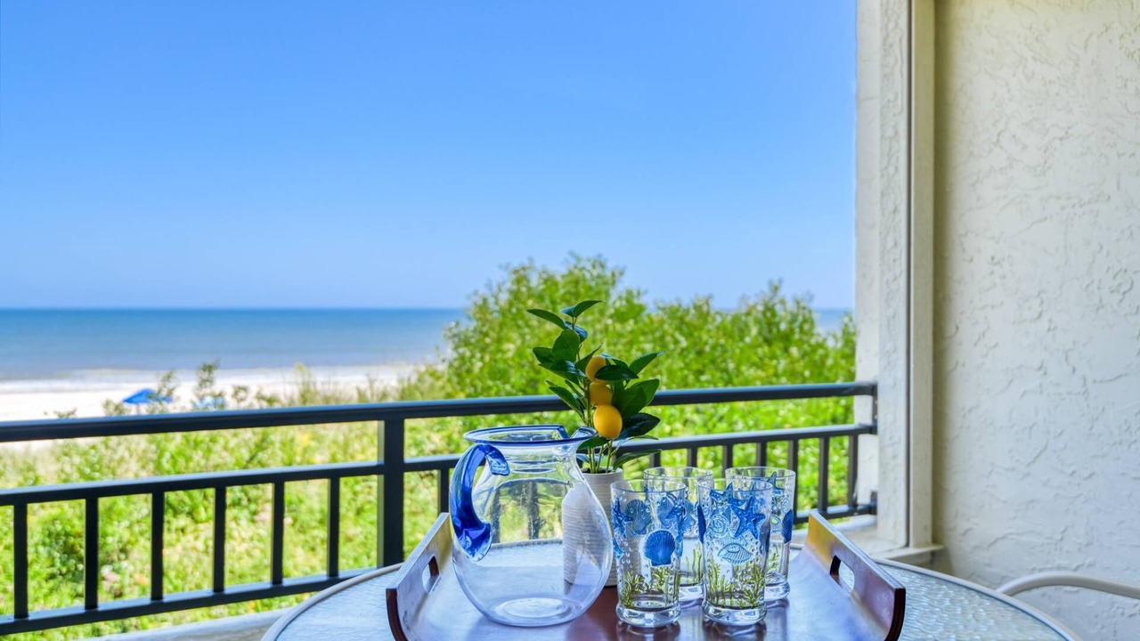 Photo of Patio Balcony in Crescent Beach