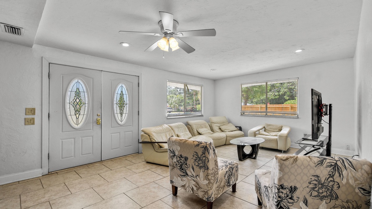 Photo of Livingroom in North Trail