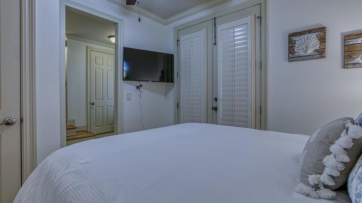 Photo of Bedroom in Gulf Place