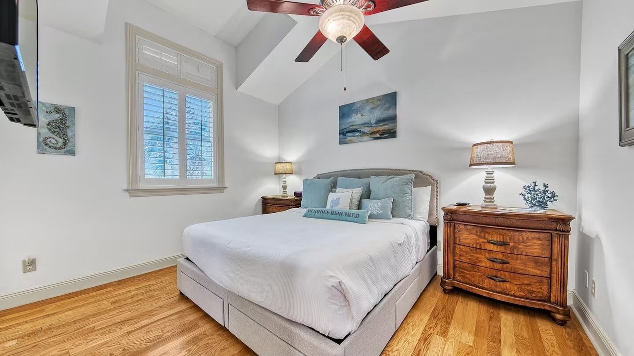 Photo of Bedroom in Gulf Place