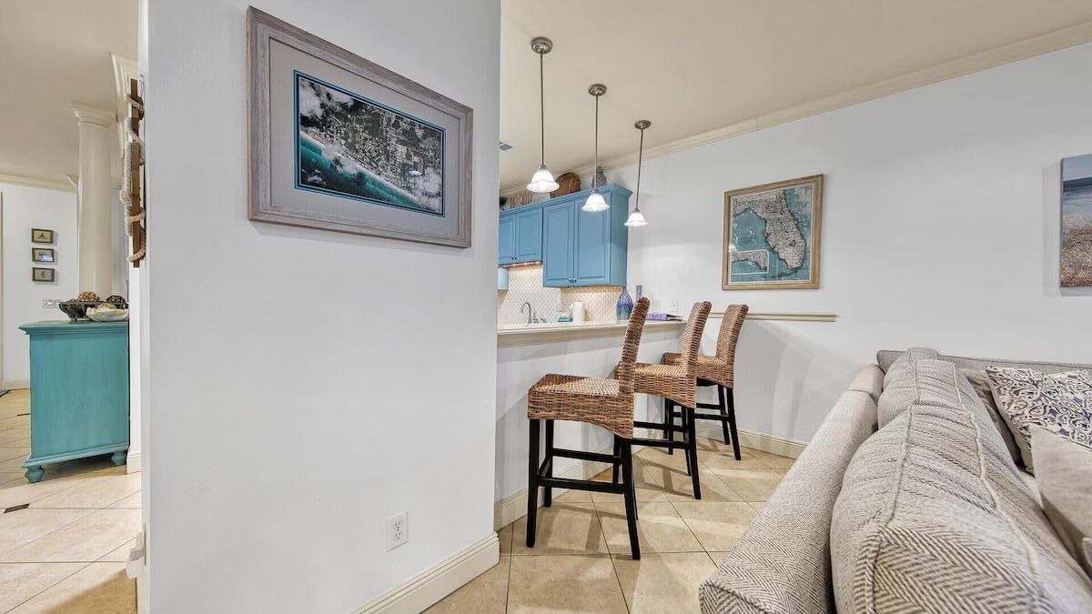Photo of Livingroom in Gulf Place