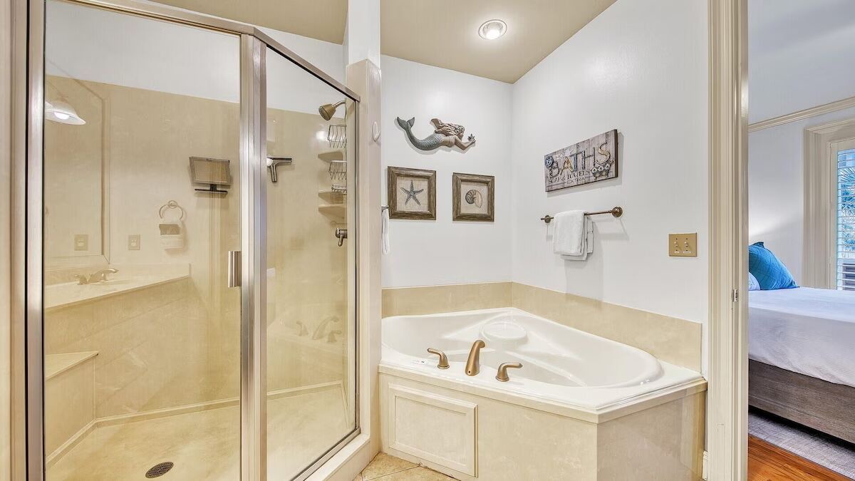 Photo of Bathroom in Gulf Place