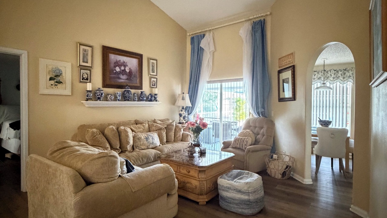 Photo of Livingroom in Ocoee