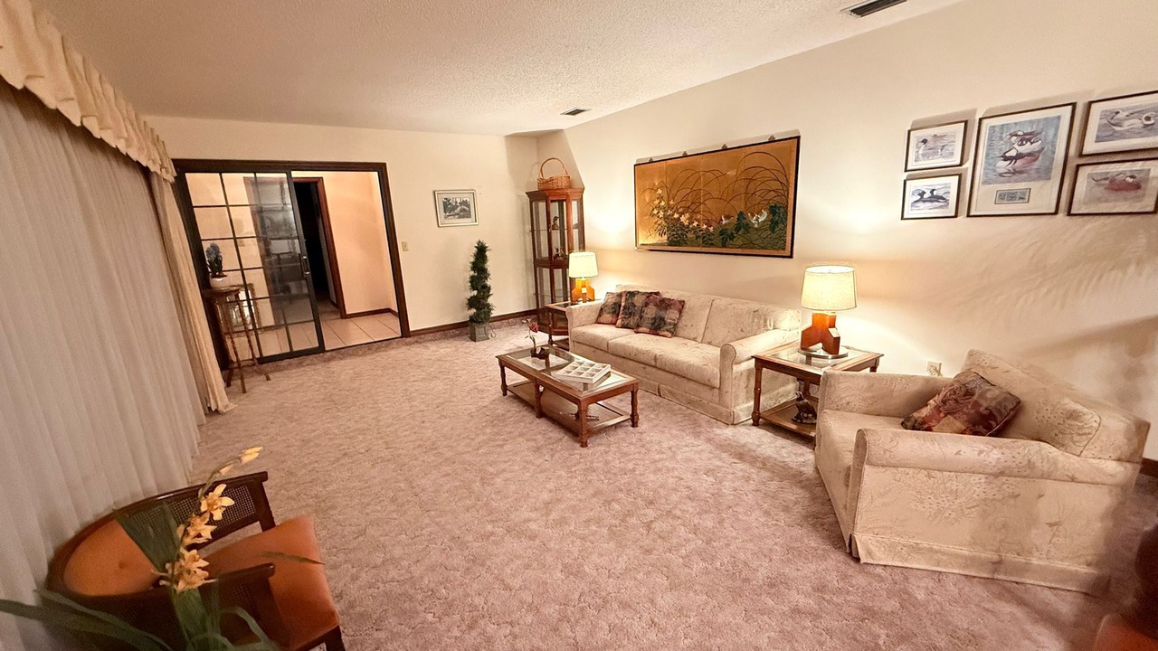 Photo of Livingroom in Fruitland Park