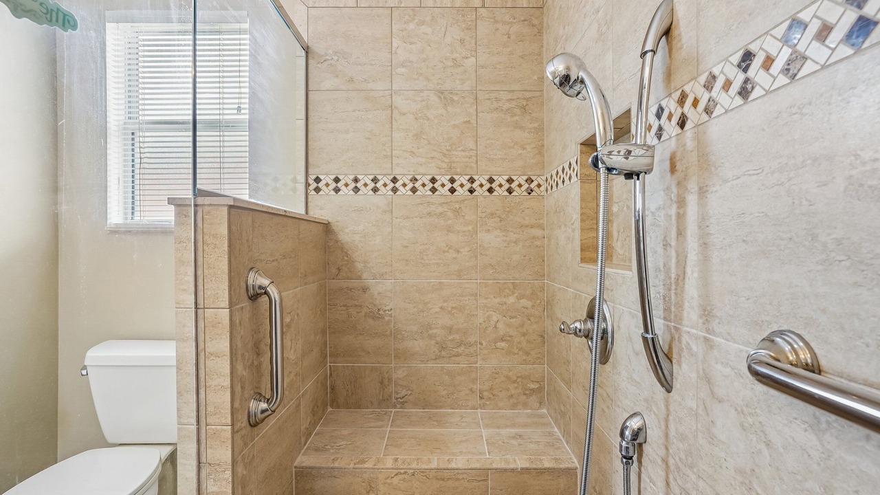 Photo of Bathroom in De La Vista