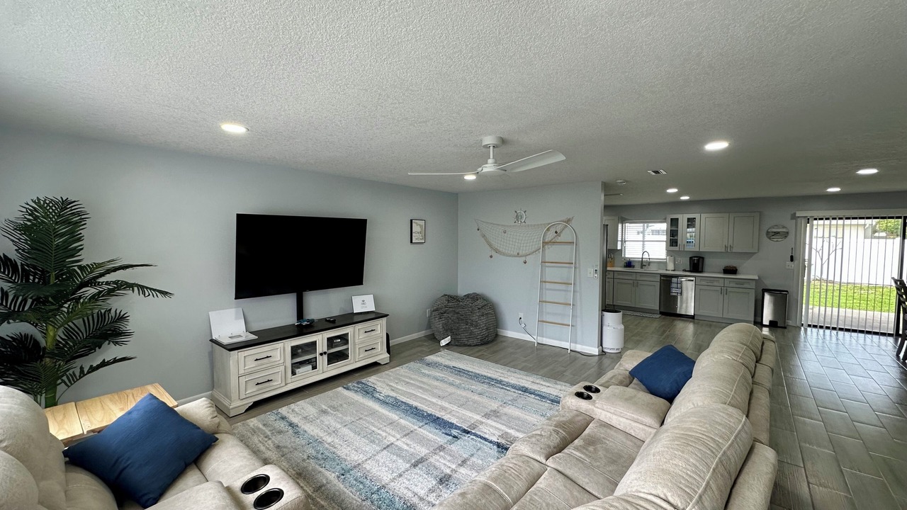 Photo of Livingroom in College Green Estates