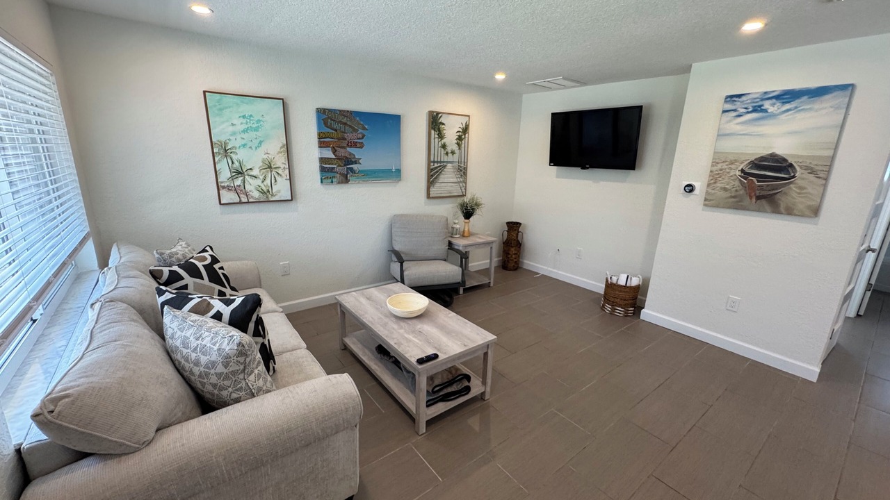 Photo of Livingroom in Bradenton Beach
