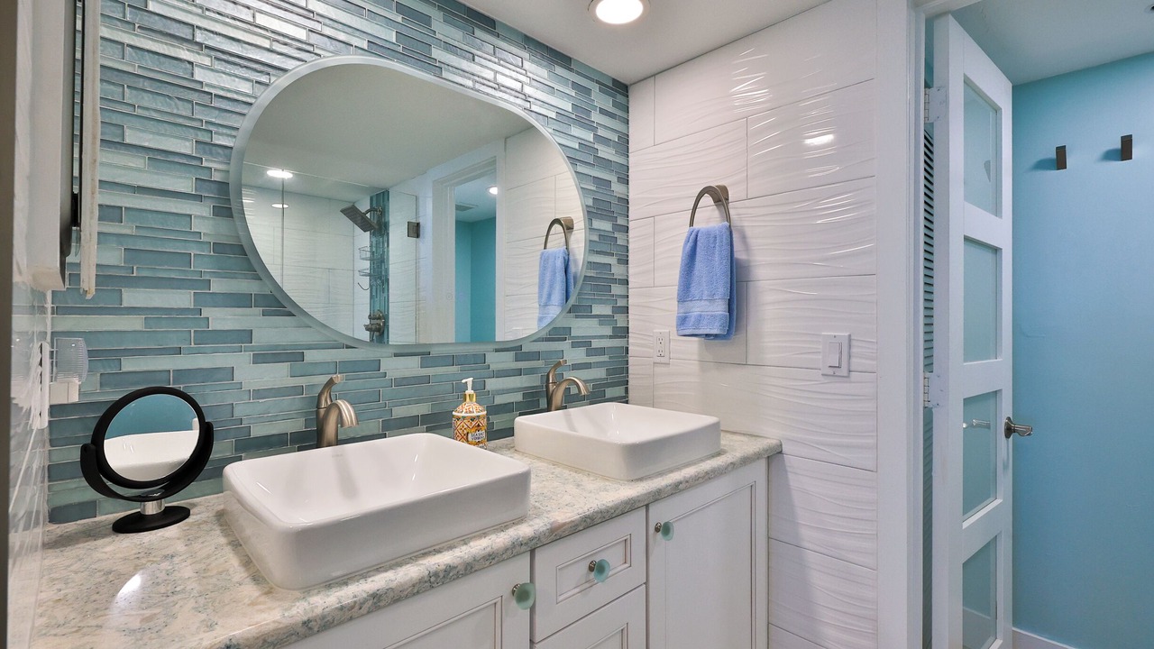Photo of Bathroom in Inlet Villas