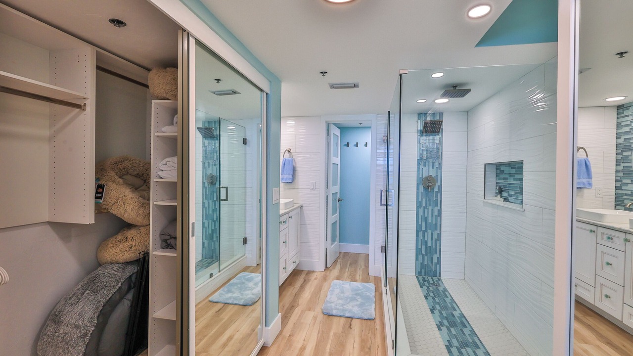 Photo of Bathroom in Inlet Villas