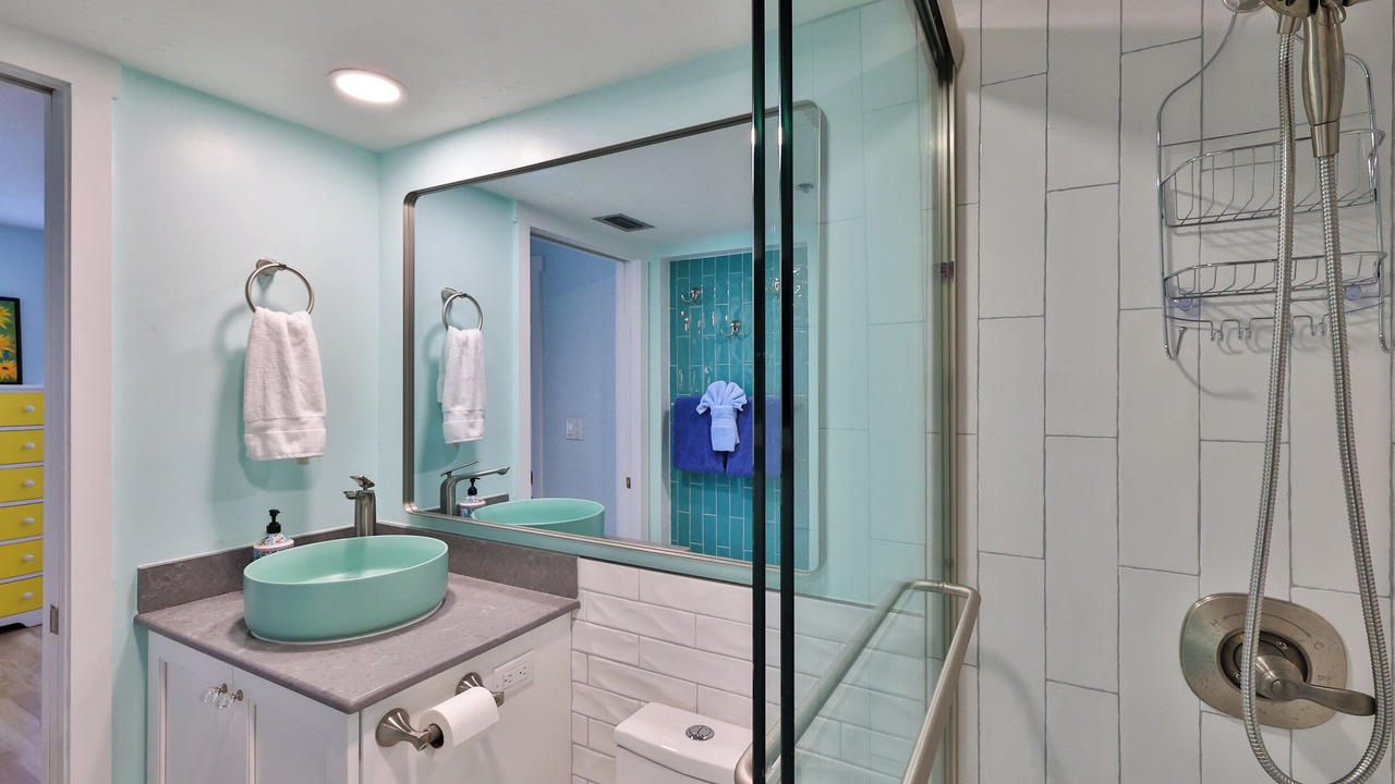 Photo of Bathroom in Inlet Villas