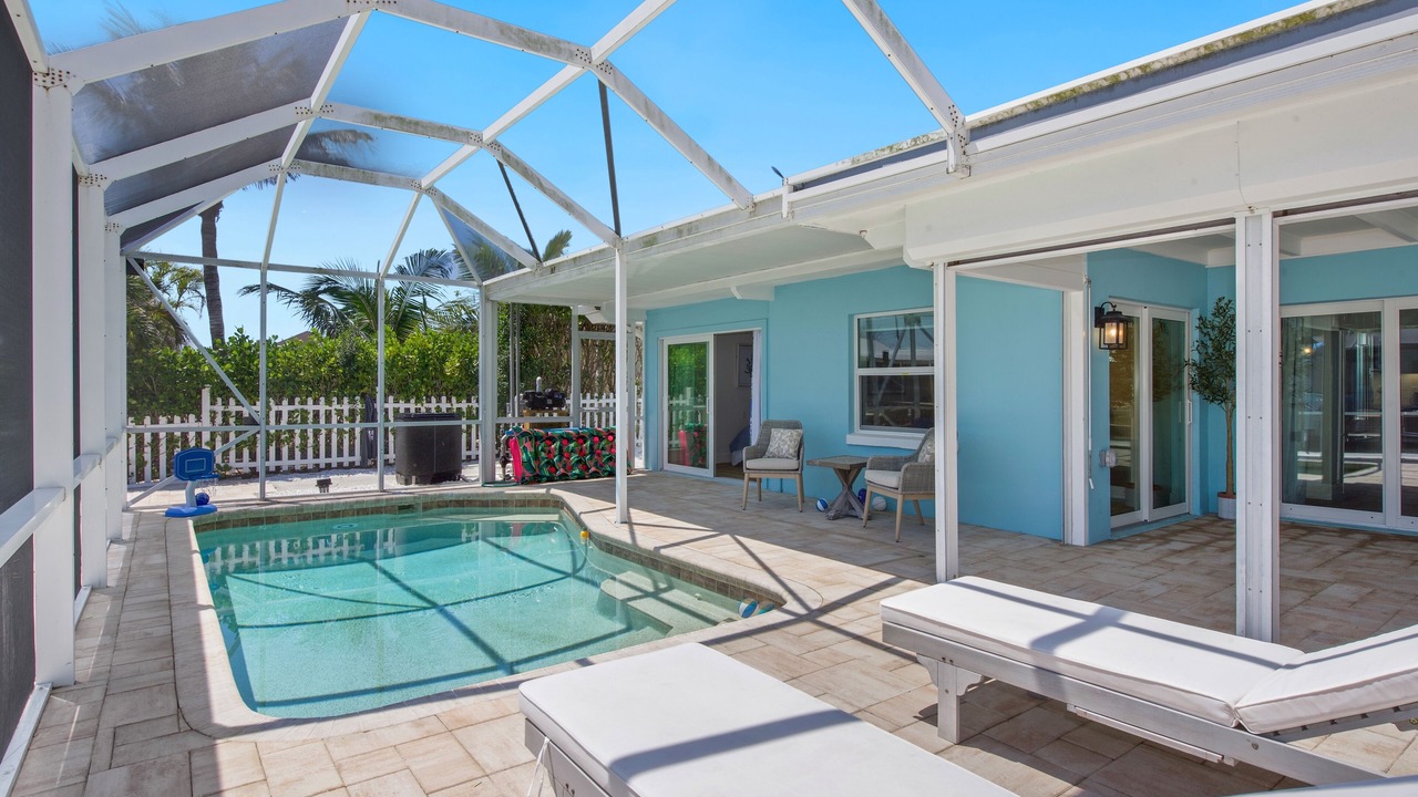 Photo of Outdoor in Mid Island