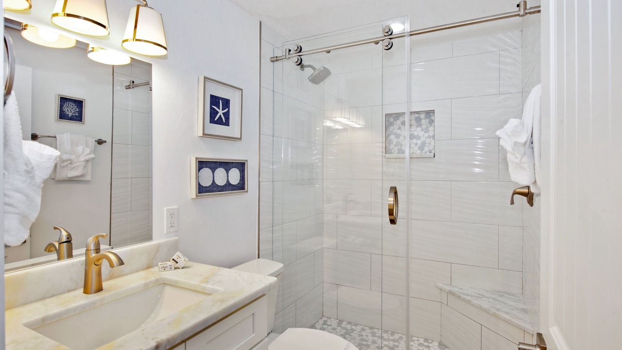 Photo of Bathroom in Mid Island