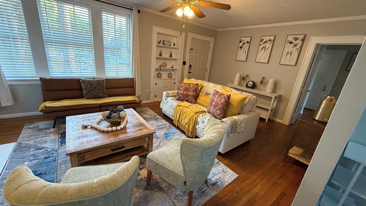 Photo of Livingroom in Valdosta