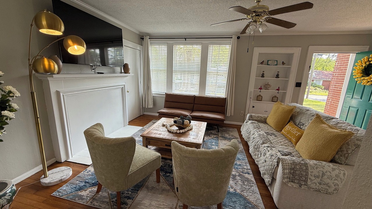 Photo of Livingroom in Valdosta