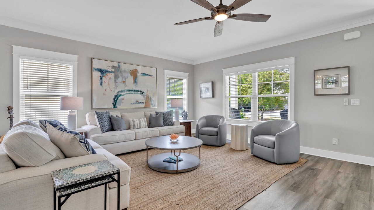 Photo of Livingroom in Gulfview Heights