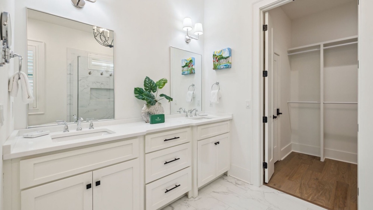 Photo of Bathroom in Gulfview Heights