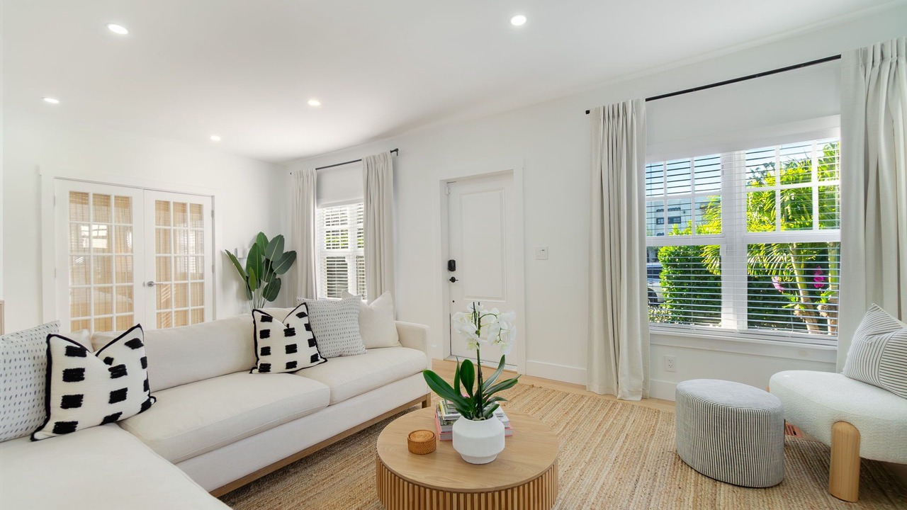 Photo of Livingroom in Old Northwood Historic District
