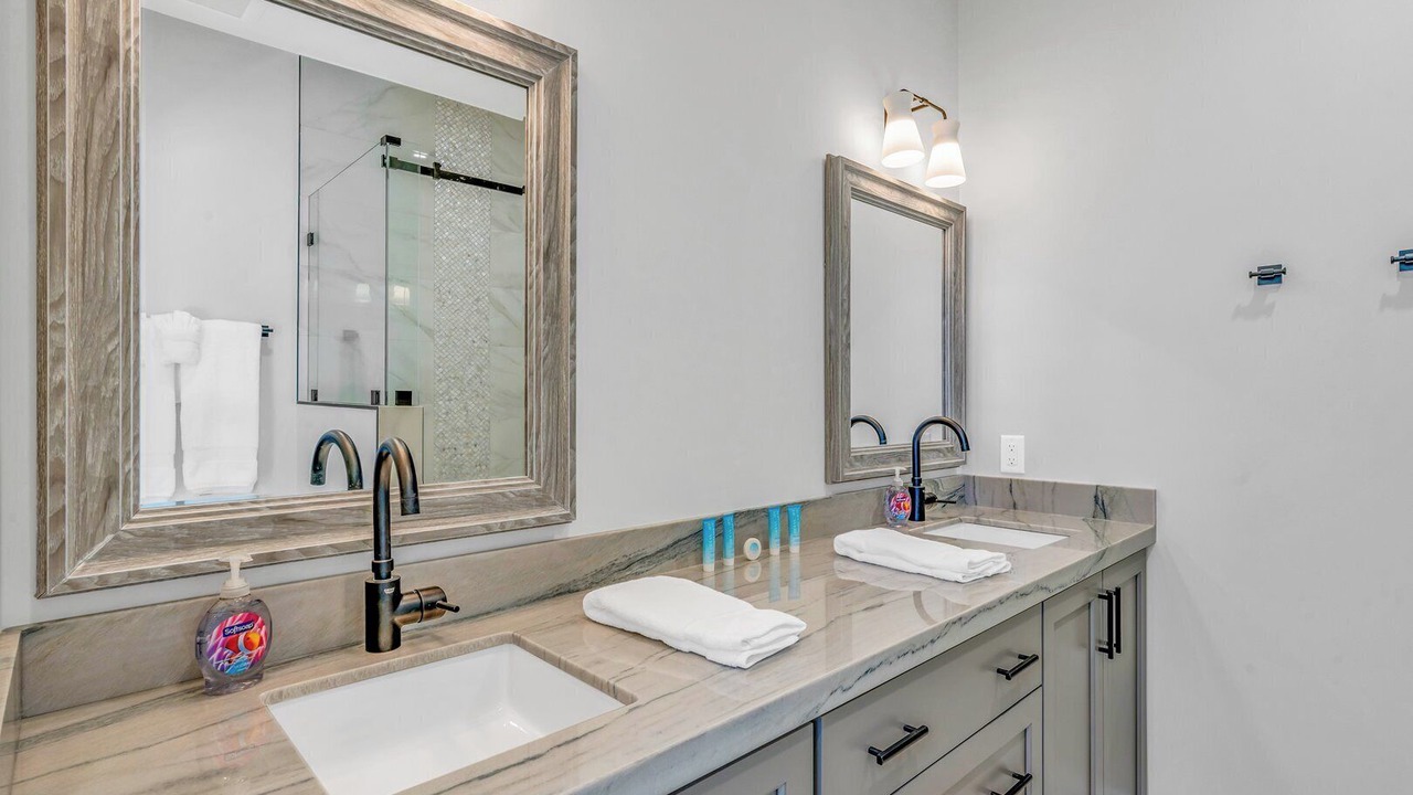 Photo of Bathroom in Marathon