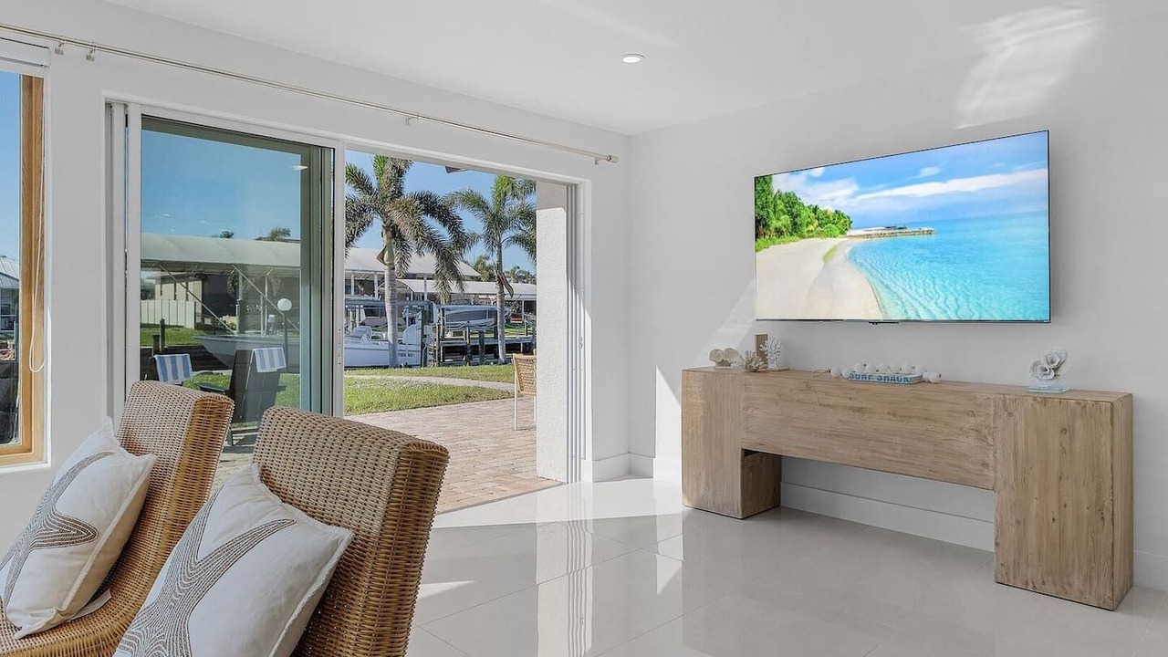 Photo of Bedroom in Yacht Club