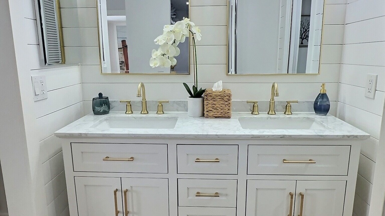 Photo of Bathroom in Gulf Gate Estates