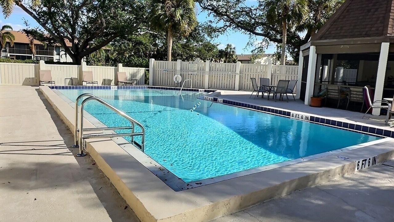 Photo of Outdoor in Gulf Gate Estates