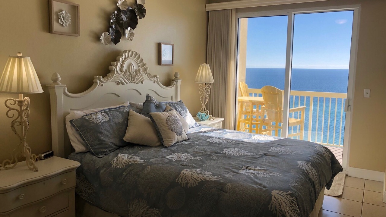 Photo of Bedroom in Miramar Beach