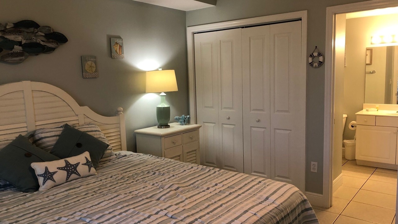 Photo of Bedroom in Miramar Beach