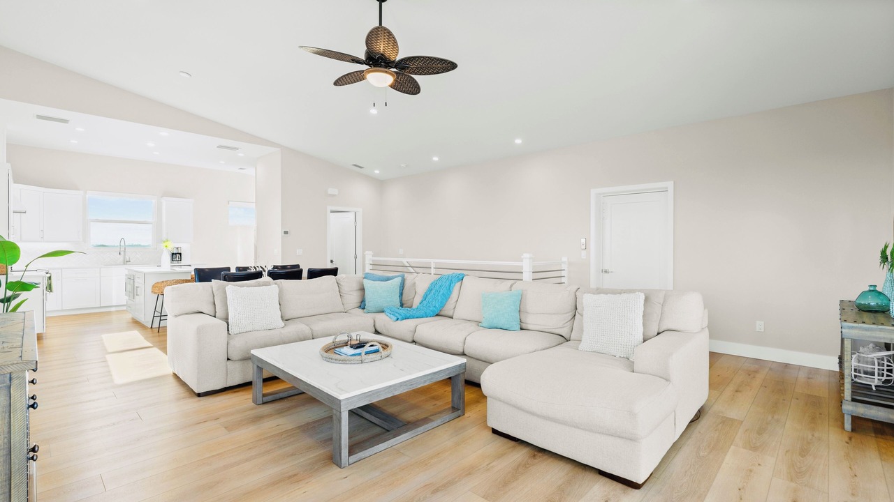 Photo of Livingroom in Wilbur-By-The-Sea