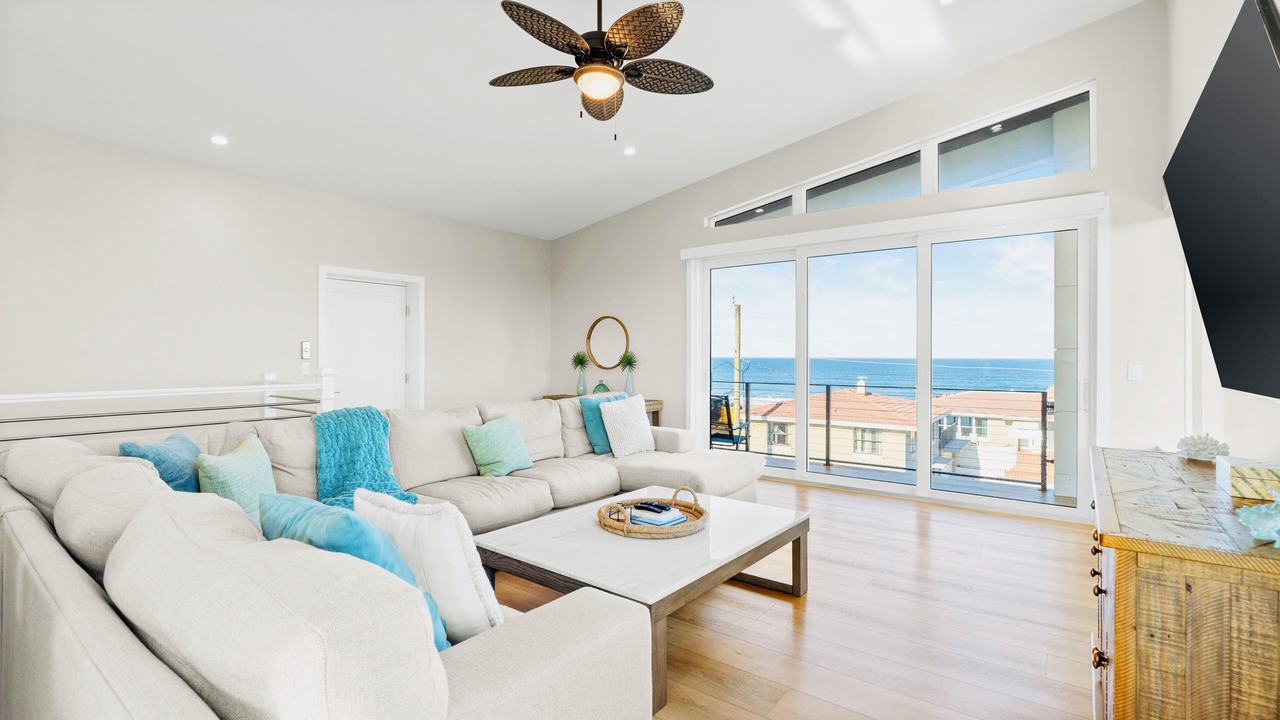 Photo of Livingroom in Wilbur-By-The-Sea