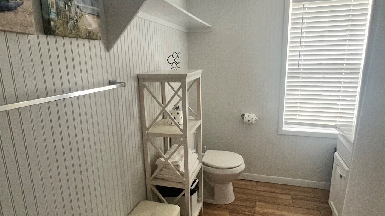 Photo of Bathroom in Eastpoint