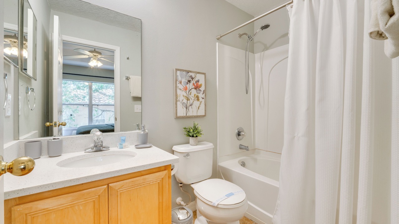 Photo of Bathroom in Crestwynd Bay