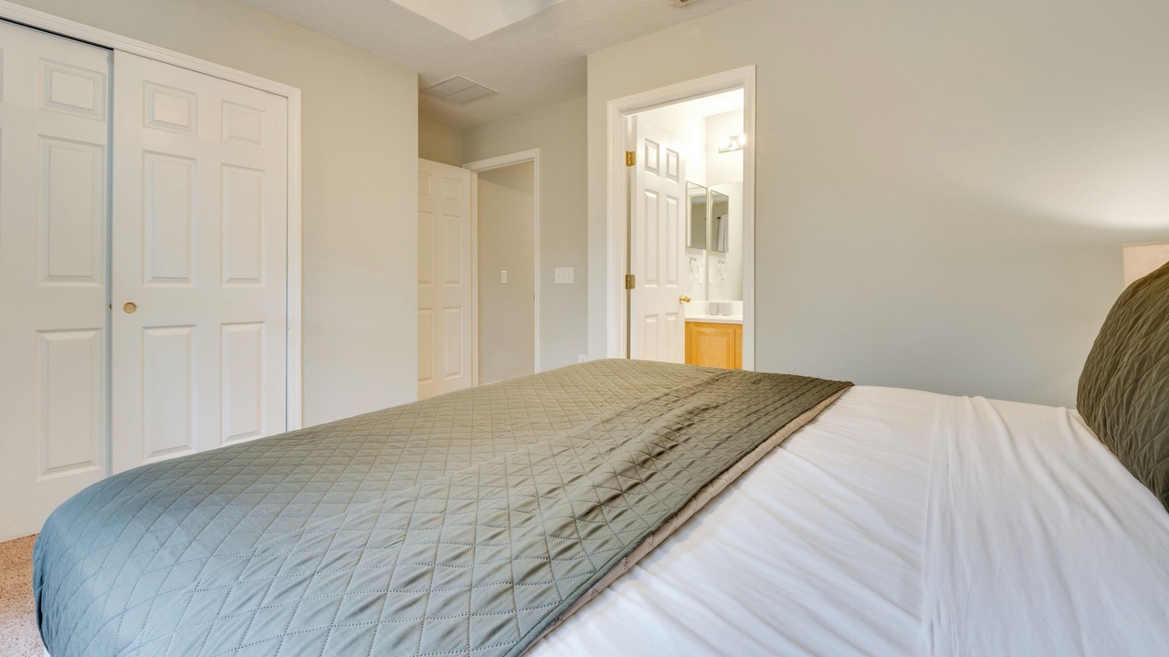 Photo of Bedroom in Crestwynd Bay
