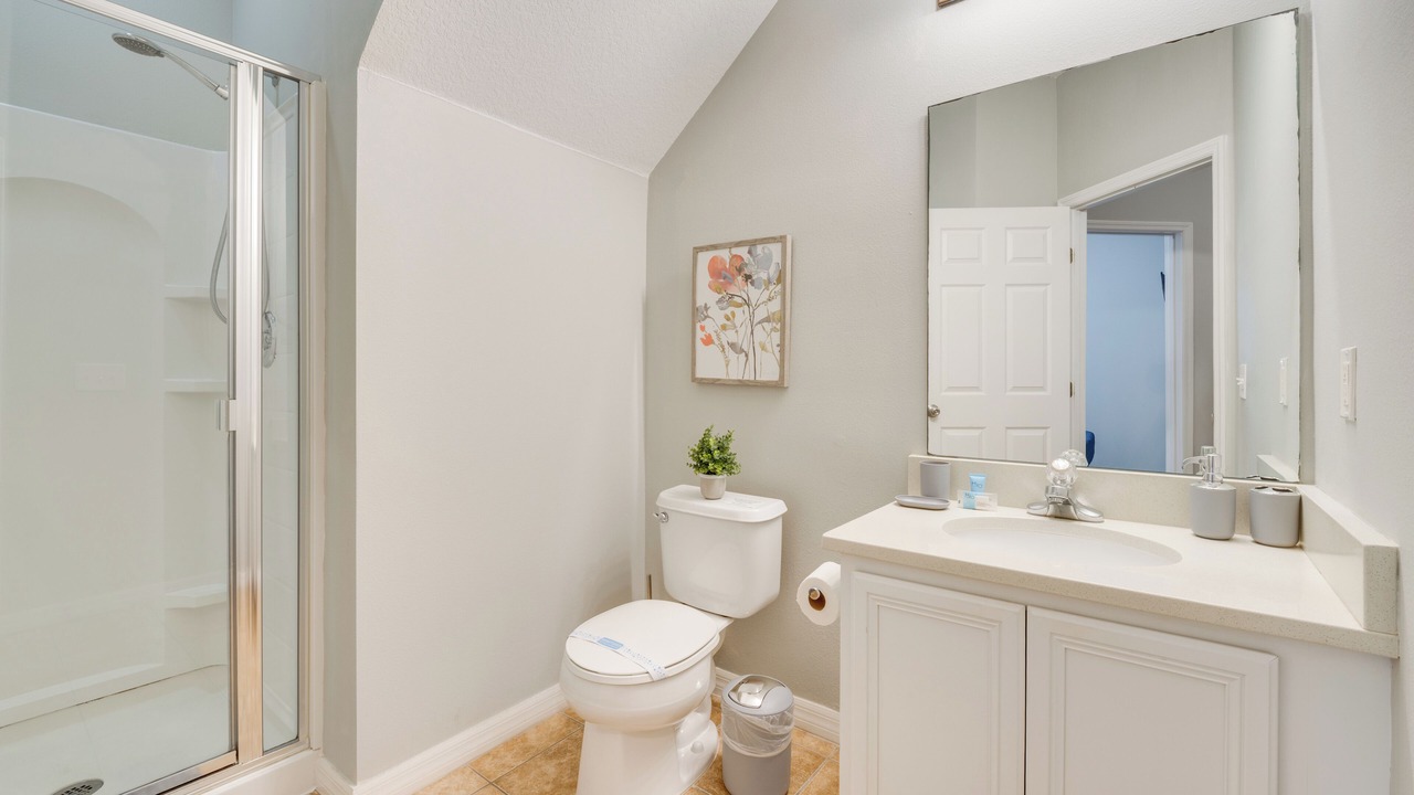 Photo of Bathroom in Crestwynd Bay