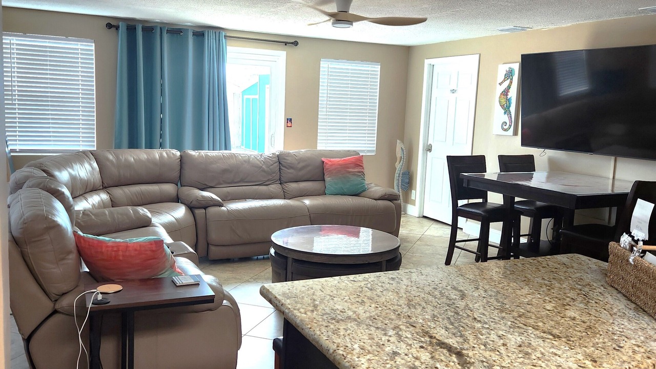 Photo of Livingroom in Englewood South