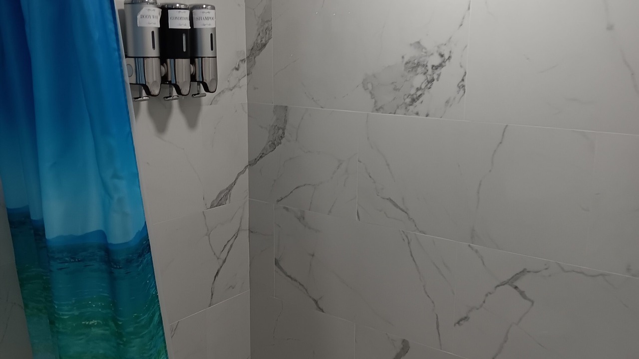 Photo of Bathroom in Pinecrest West Park
