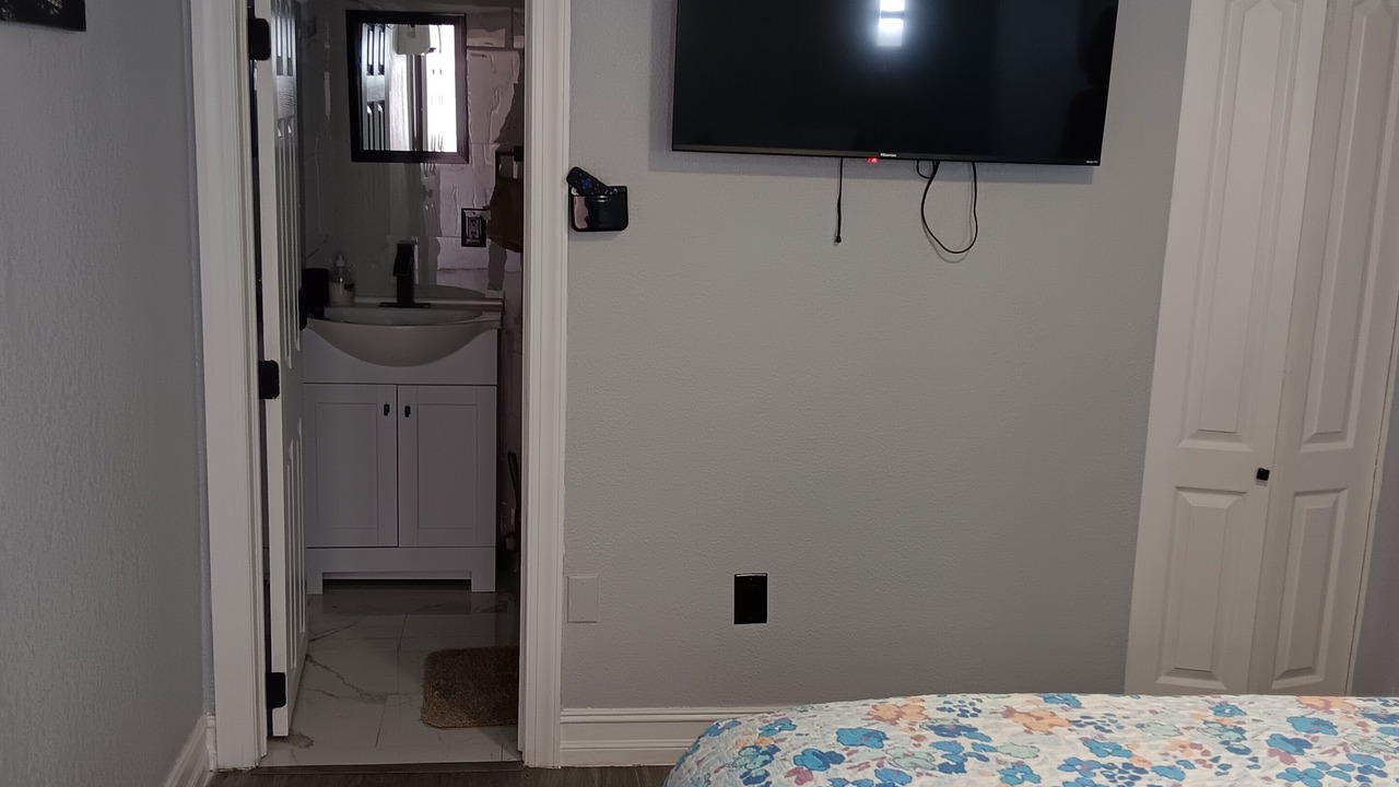 Photo of Bedroom in Pinecrest West Park