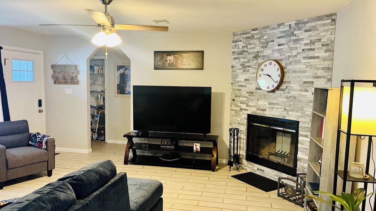 Photo of Livingroom in Wright