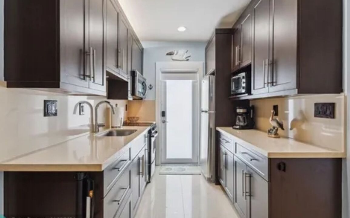 Photo of Kitchen in Hollywood South Central Beach