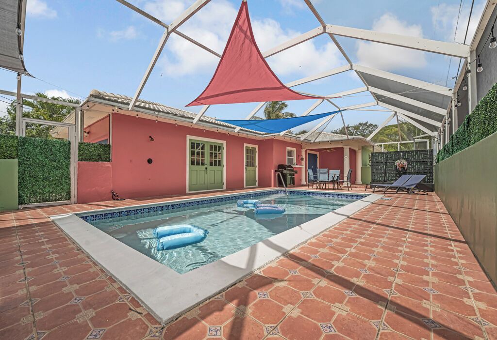 Photo of Outdoor in Parrot Cove