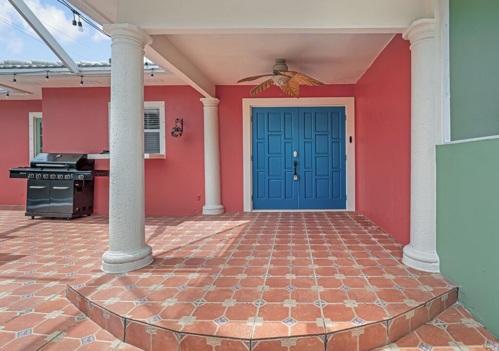 Photo of Patio Balcony in Parrot Cove