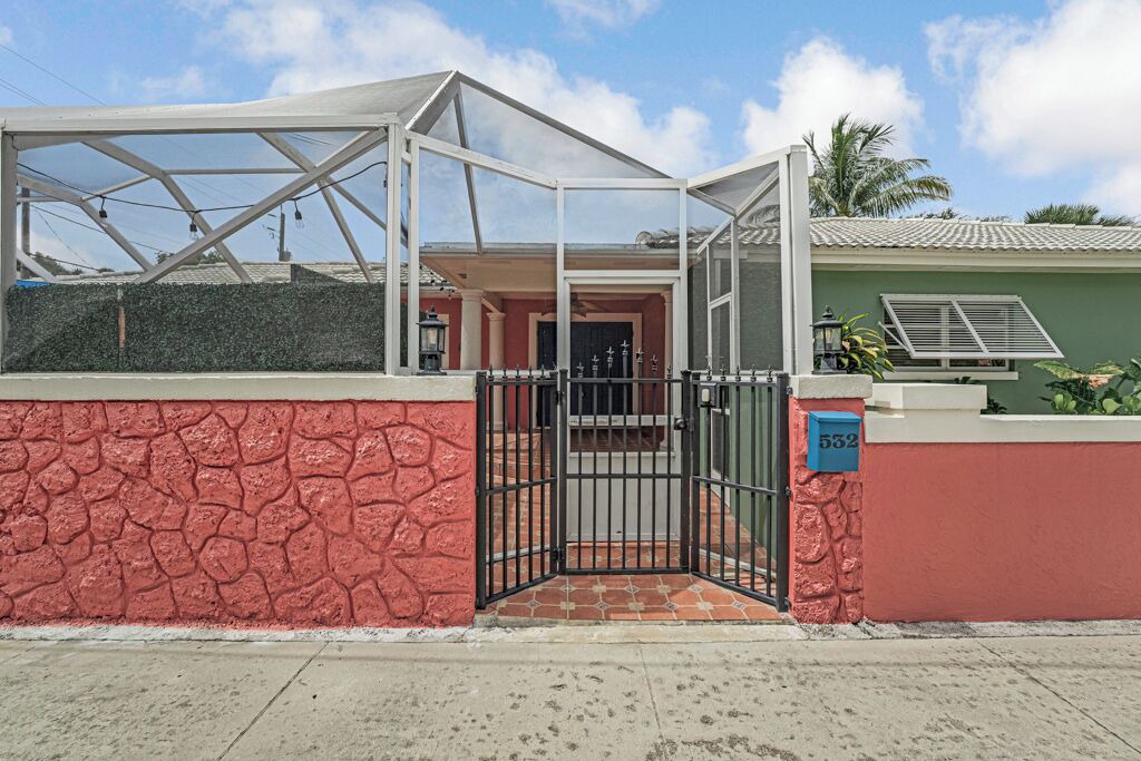 Photo of Outdoor in Parrot Cove