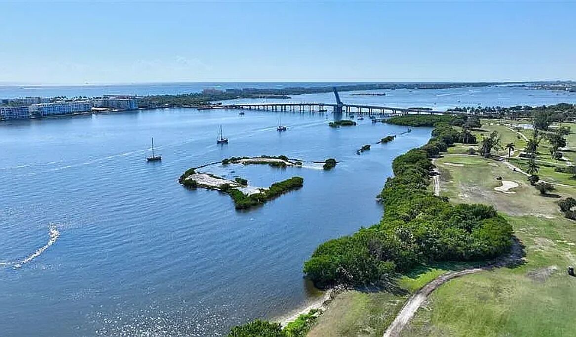 Photo of Outdoor in Parrot Cove