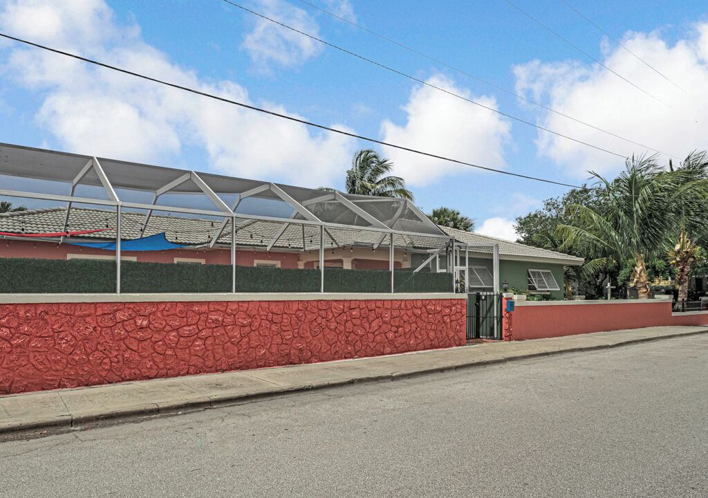 Photo of Outdoor in Parrot Cove
