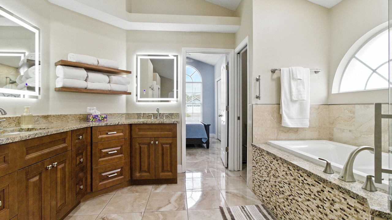 Photo of Bathroom in Town 'n' Country