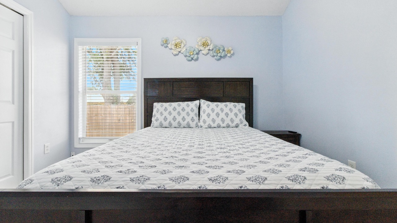 Photo of Bedroom in Town 'n' Country