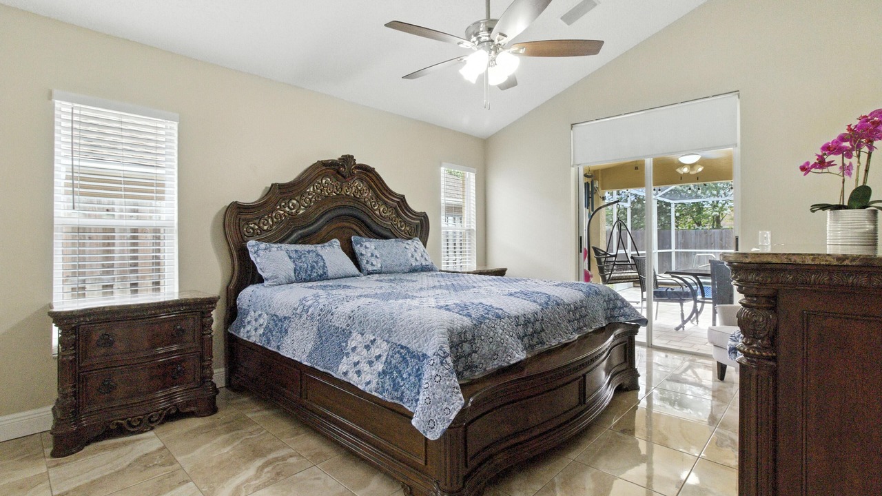 Photo of Bedroom in Town 'n' Country