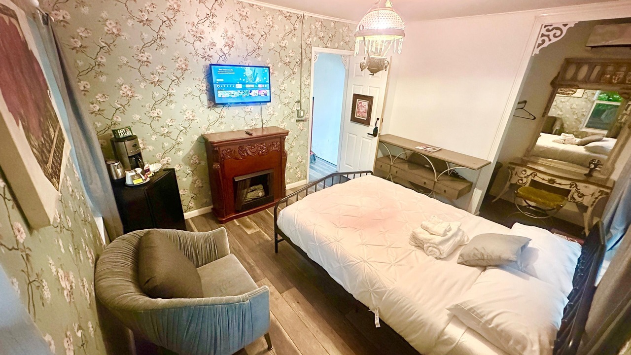 Photo of Bedroom in Midtown