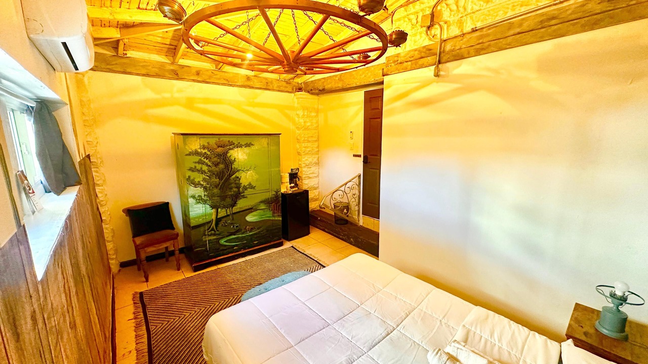 Photo of Bedroom in Midtown